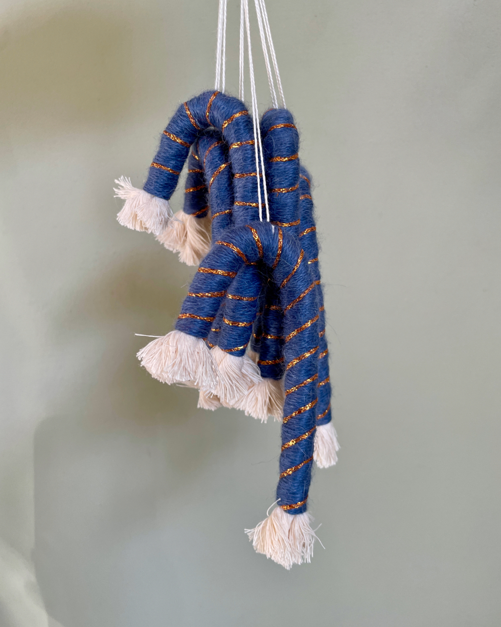 Julestokke i blå med guldtråd – sæt med 2 stk. - Billede 2