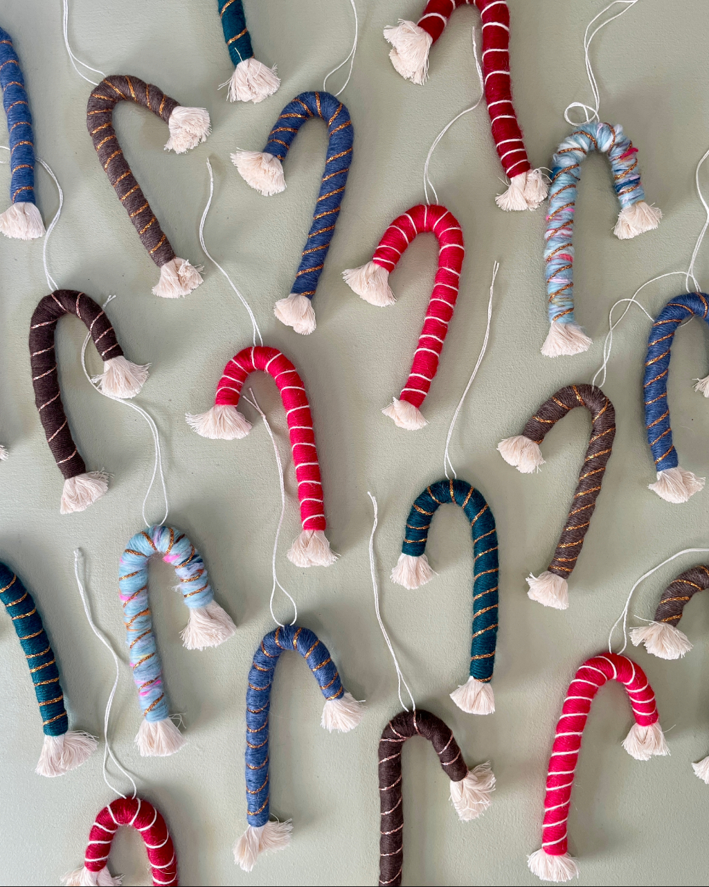 Julestokke i Mørk rød med hvid stribe – sæt med 2 stk. - Billede 3